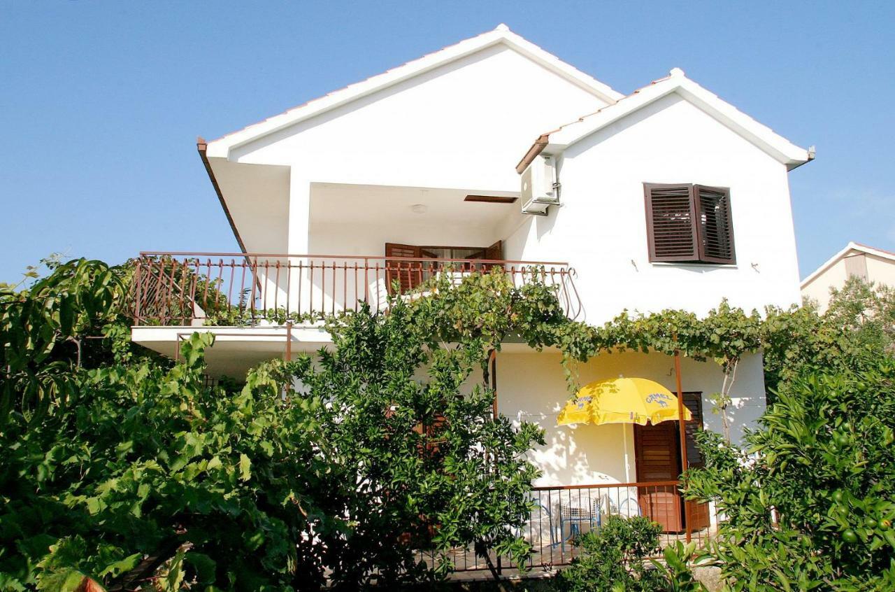 Apartments Mirja - 100M From The Beach & Parking トロギール エクステリア 写真