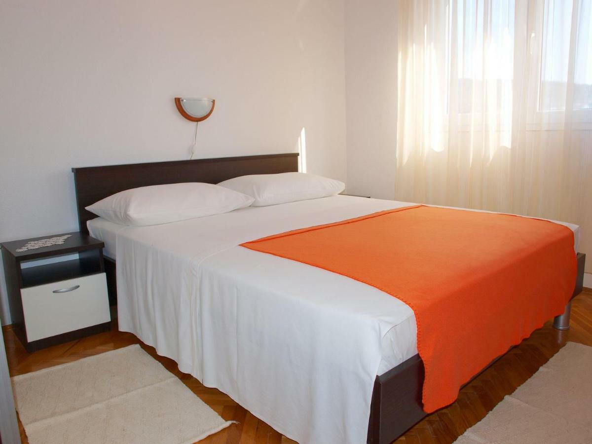 Apartments Mirja - 100M From The Beach & Parking トロギール エクステリア 写真
