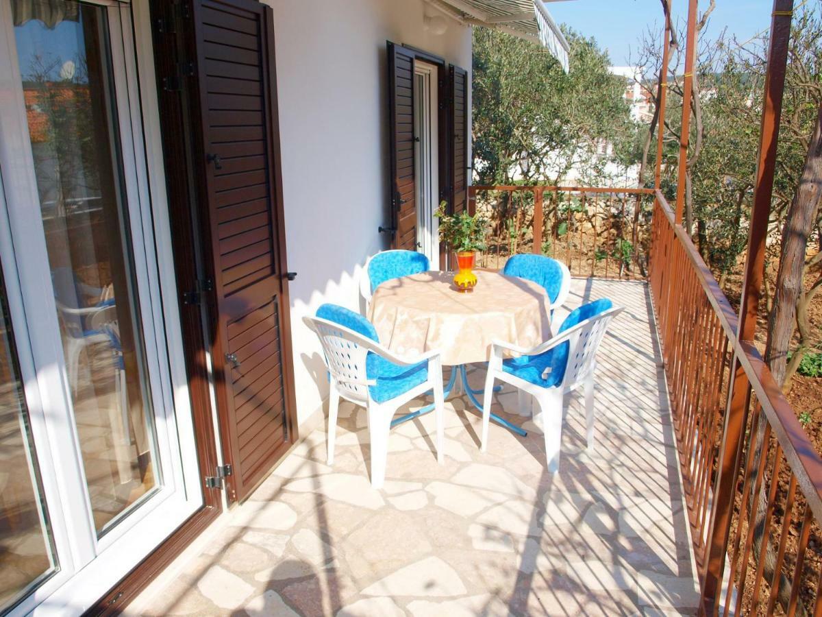 Apartments Mirja - 100M From The Beach & Parking トロギール エクステリア 写真